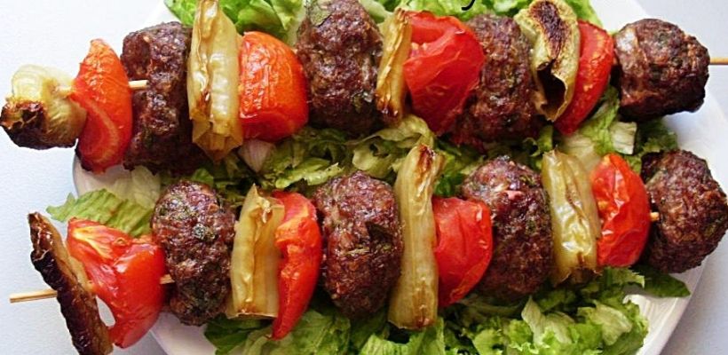 8 Kişilik Şiş Köfte Tarifi ve Malzemeleri