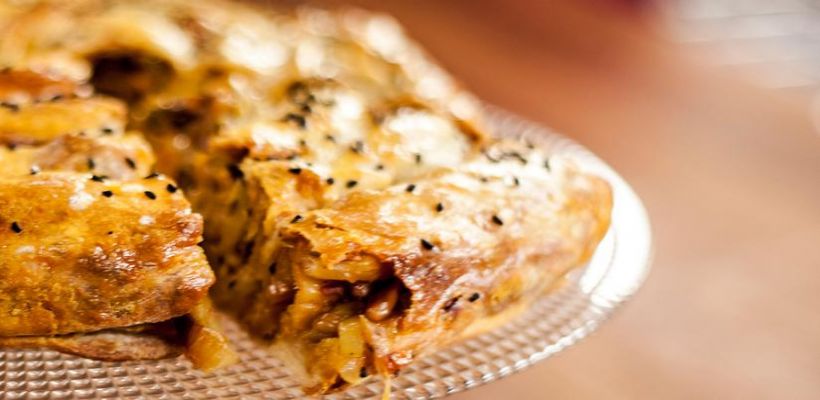 8 Kişilik Sodalı Pırasalı Börek Tarifi ve Malzemeleri