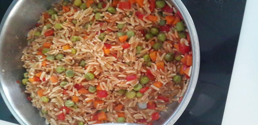 8 Kişilik Soğanlı Arpa Şehriye Pilavı Tarifi ve Malzemeleri