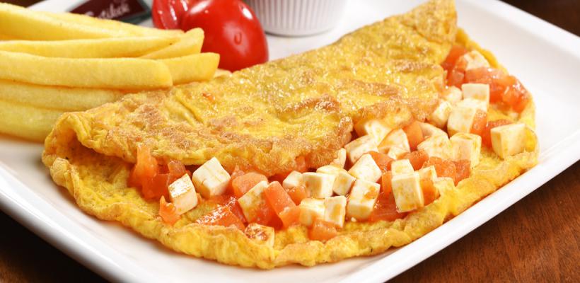 8 Kişilik Sucuklu Kaşarlı Omlet Tarifi ve Malzemeleri