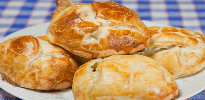 8 Kişilik Sucuklu Kaşarlı Poğaça Tarifi ve Malzemeleri