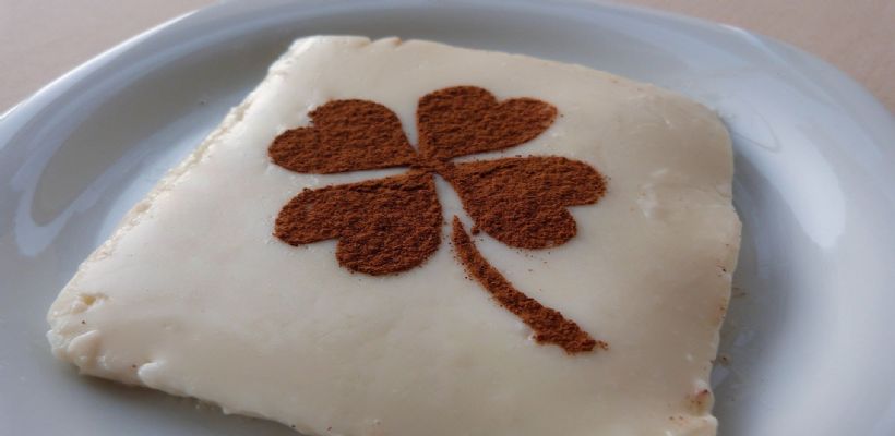 8 Kişilik Sütlü Tavuk Göğsü Tarifi ve Malzemeleri