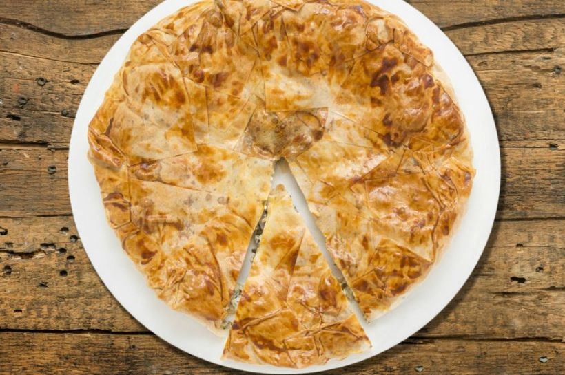 8 Kişilik Tavada Börek Tarifi ve Malzemeleri