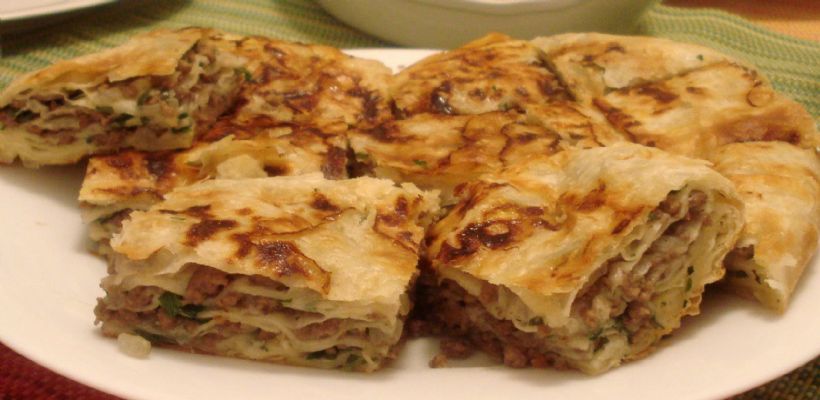 Tavada Kıymalı Börek Tarifi ve Malzemeleri