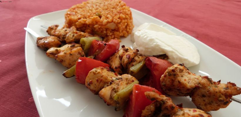 8 Kişilik Tavada Tavuk Şiş Tarifi ve Malzemeleri