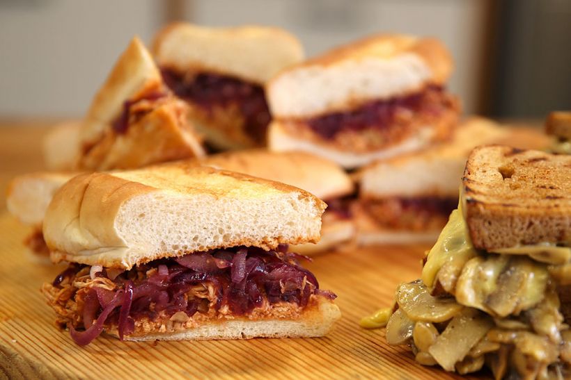 8 Kişilik Tavuklu Sandviç Tarifi ve Malzemeleri