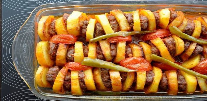 8 Kişilik Tepside Köfte Patates Tarifi ve Malzemeleri