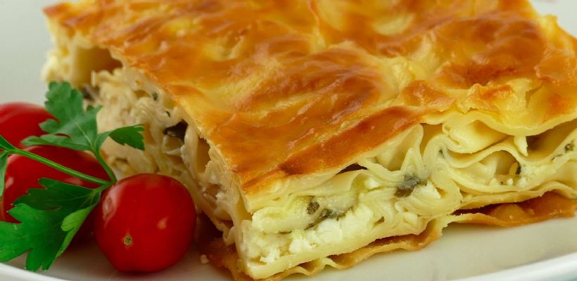 8 Kişilik Tepside Peynirli Börek Tarifi ve Malzemeleri