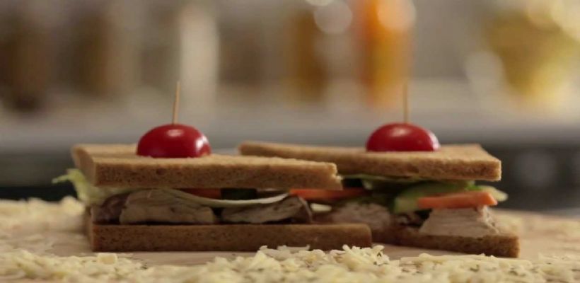 8 Kişilik Ton Balıklı Peynirli Sandviç Tarifi ve Malzemeleri