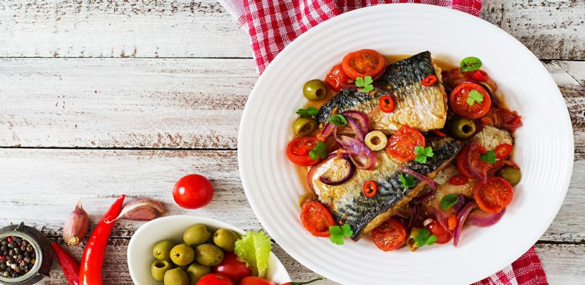 8 Kişilik Uskumru Buğulama Tarifi ve Malzemeleri