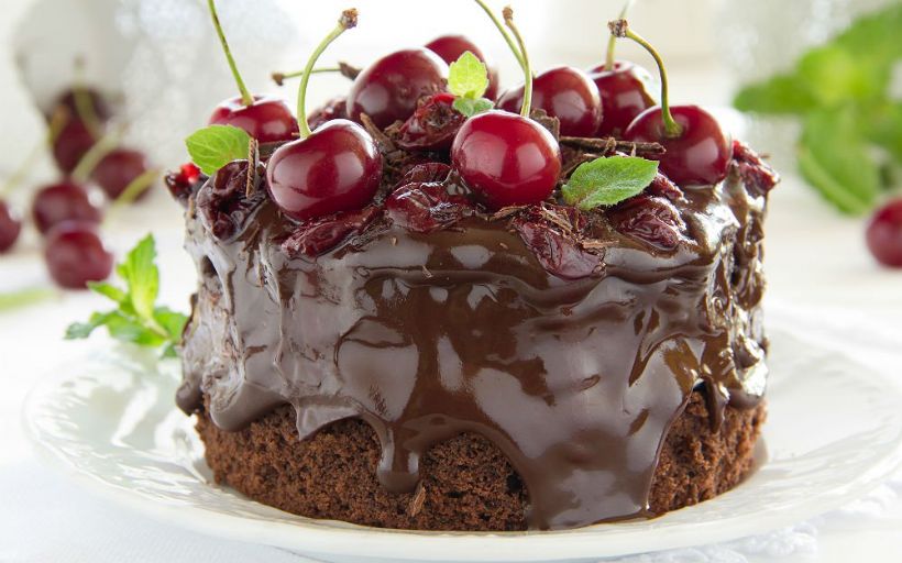 8 Kişilik Vişneli Çikolatalı Kek Tarifi ve Malzemeleri