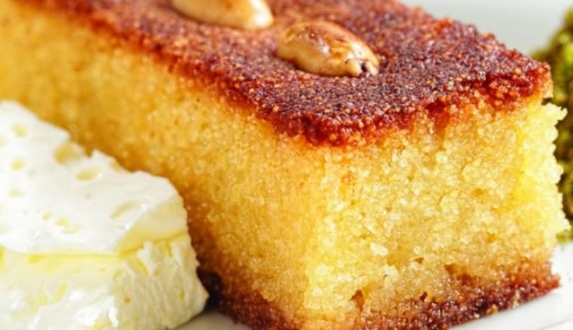 8 Kişilik Yoğurtlu İrmik Tatlısı Tarifi ve Malzemeleri