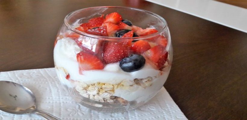 8 Kişilik Yulaflı Meyve Salatası Tarifi ve Malzemeleri