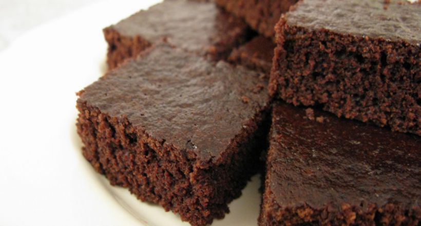 8 Kişilik Yumuşak Kakaolu Kek Tarifi ve Malzemeleri