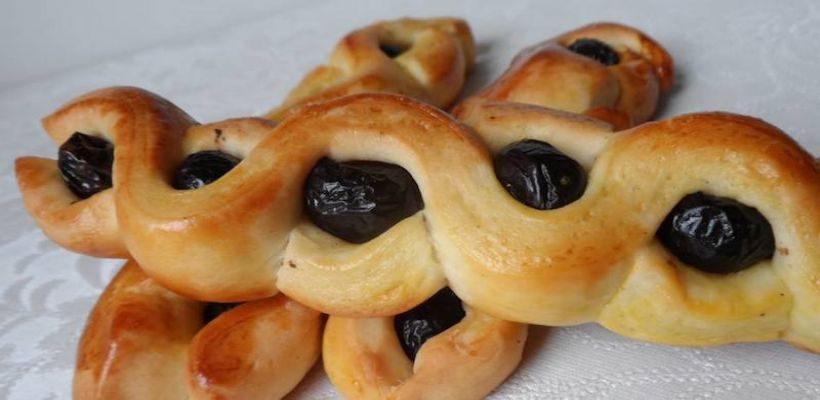 Zeytinli Çiçek Poğaça Tarifi ve Malzemeleri