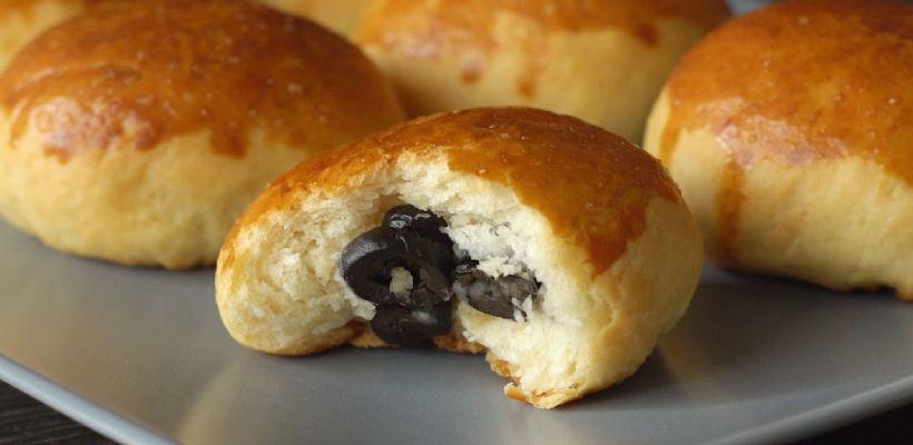 8 Kişilik Zeytinli Çörek Tarifi Tarifi ve Malzemeleri
