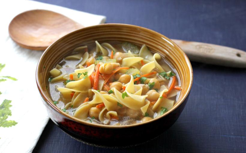 8 Kişilik Nohutlu Erişte Çorbası Tarifi ve Malzemeleri