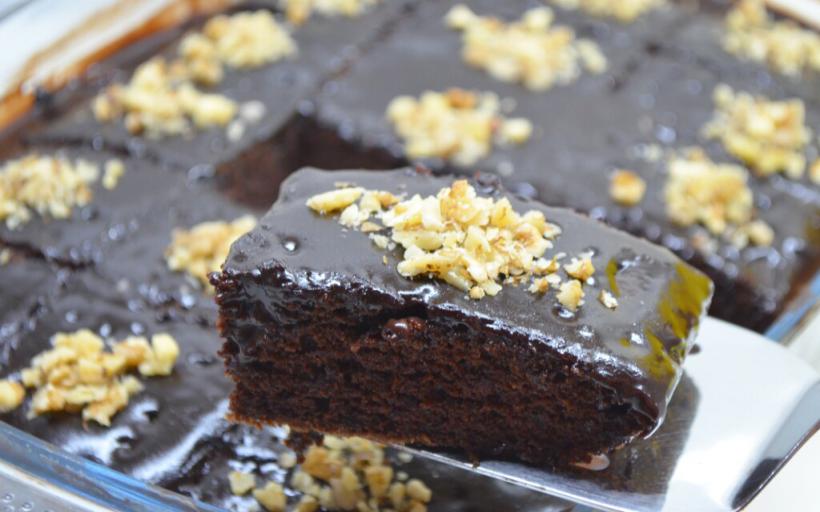 8 Kişilik Yoğurtlu Islak Kek Tarifi ve Malzemeleri