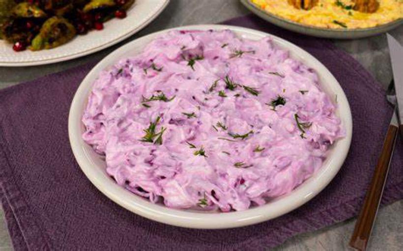 Yoğurtlu Kırmızı Lahana Salatası Tarifi ve Malzemeleri